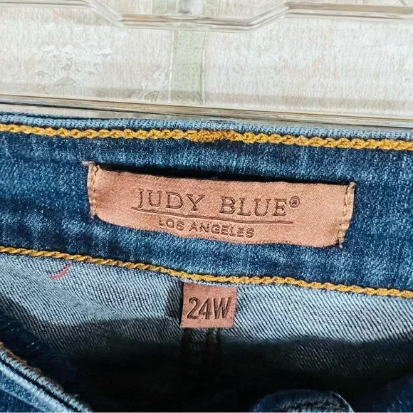 Judy Blue Skinny Fit  Dark Wash Capri Jeans Size 24W - Picture 8 of 9